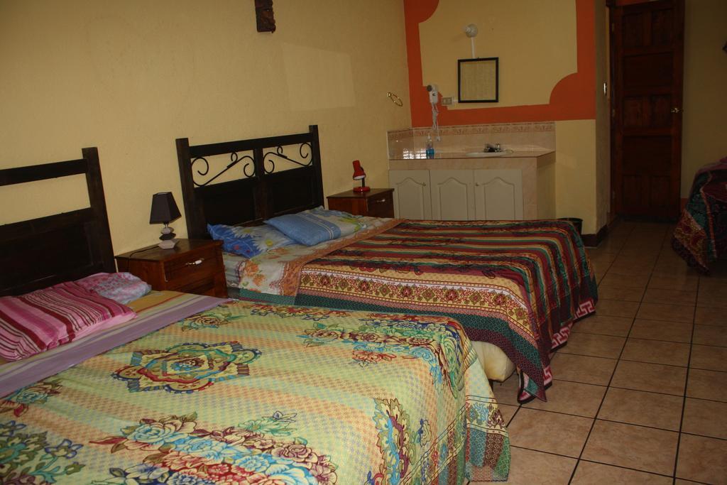 Hotel Kasa Kamelot Quetzaltenango Extérieur photo