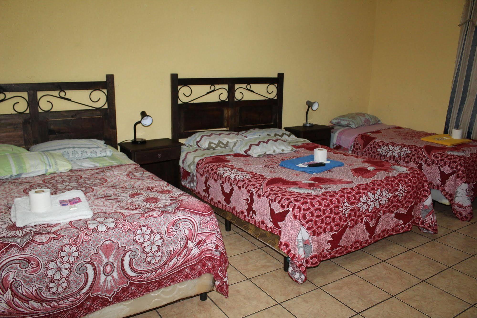 Hotel Kasa Kamelot Quetzaltenango Extérieur photo