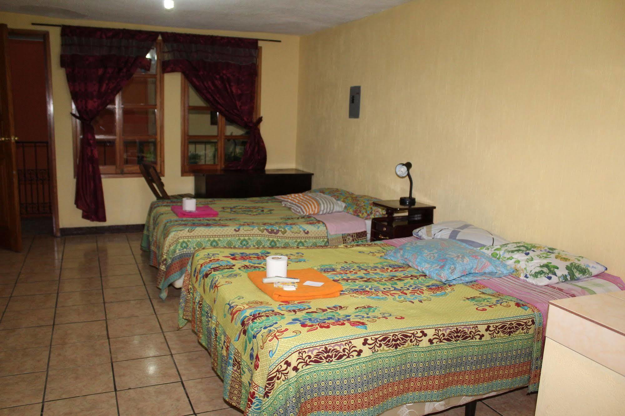 Hotel Kasa Kamelot Quetzaltenango Extérieur photo