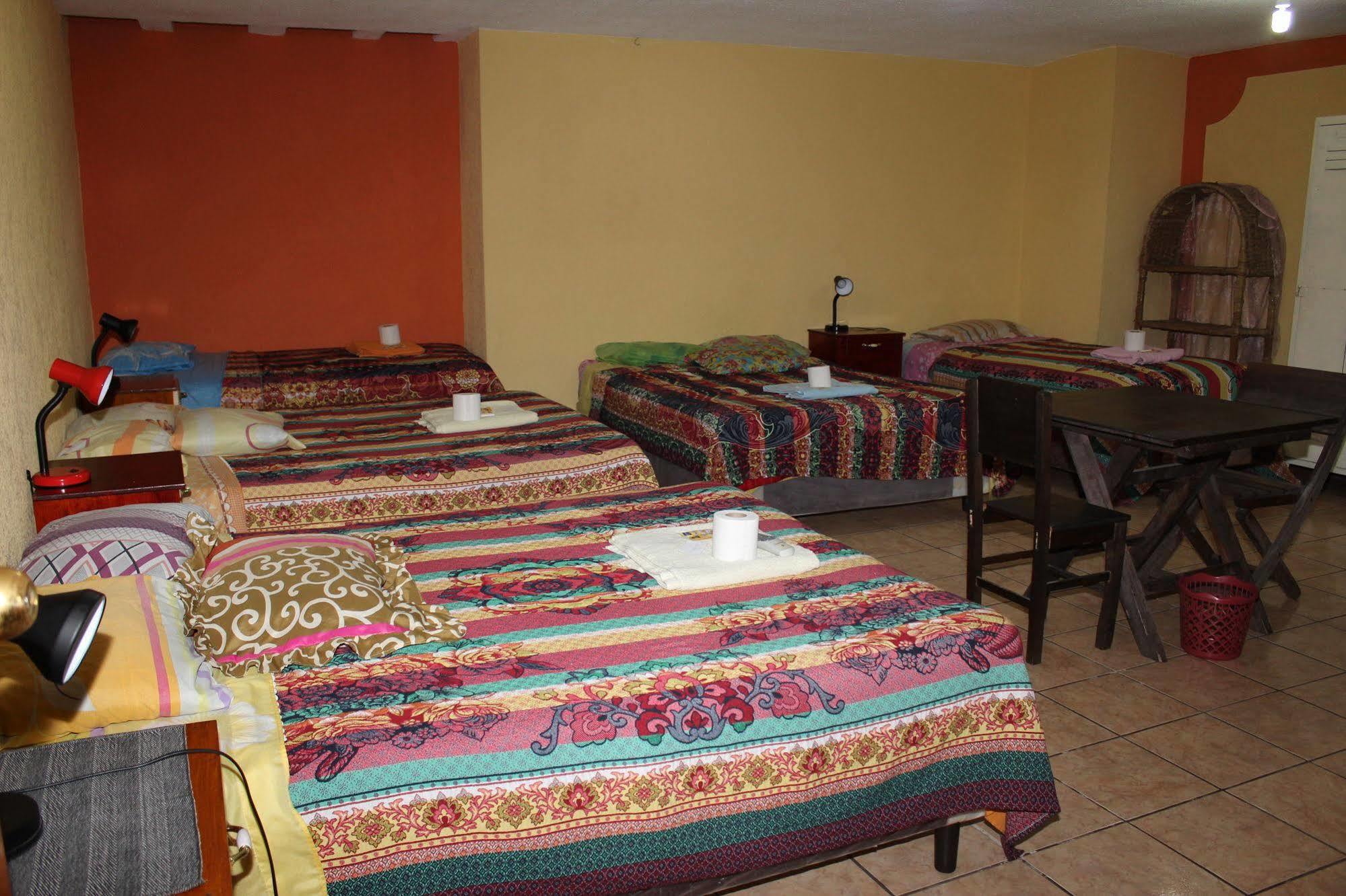 Hotel Kasa Kamelot Quetzaltenango Extérieur photo