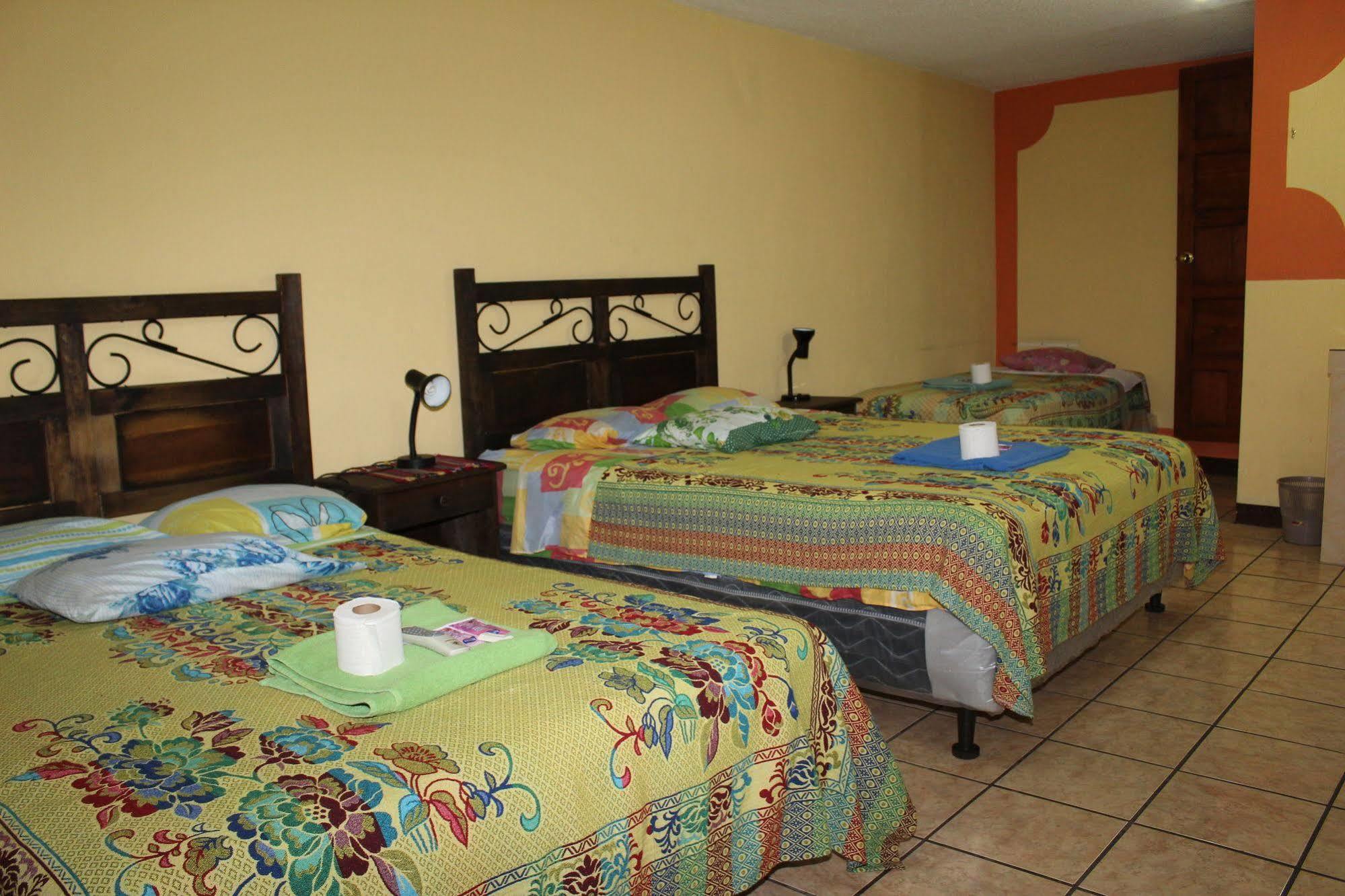 Hotel Kasa Kamelot Quetzaltenango Extérieur photo