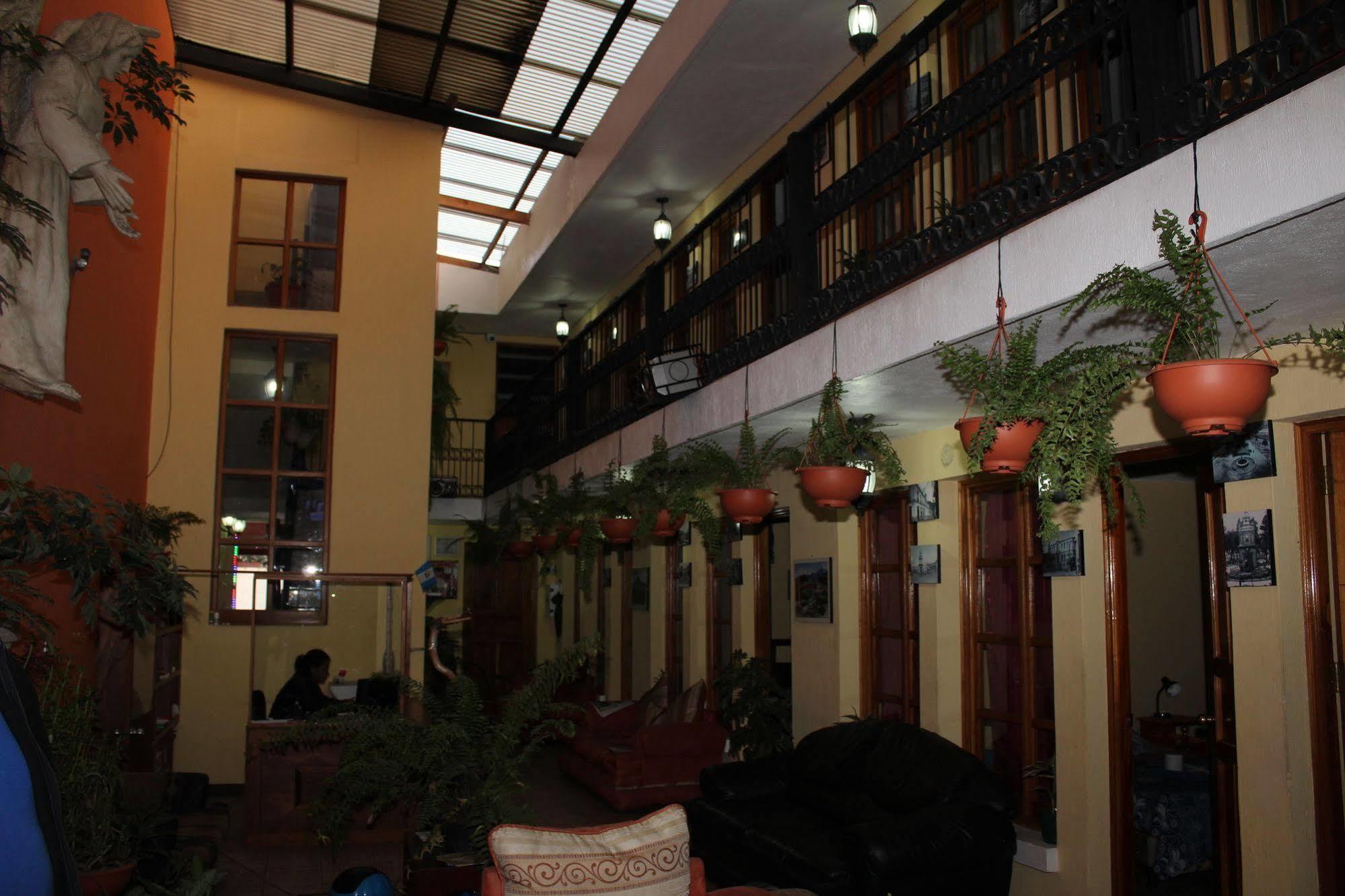 Hotel Kasa Kamelot Quetzaltenango Extérieur photo